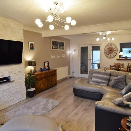 Mikes At Menai - Stylish & Spacious 3 Bed House In Menai Bridge. Екстериор снимка