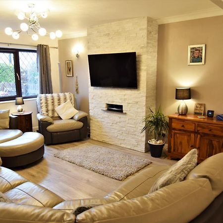 Mikes At Menai - Stylish & Spacious 3 Bed House In Menai Bridge. Екстериор снимка
