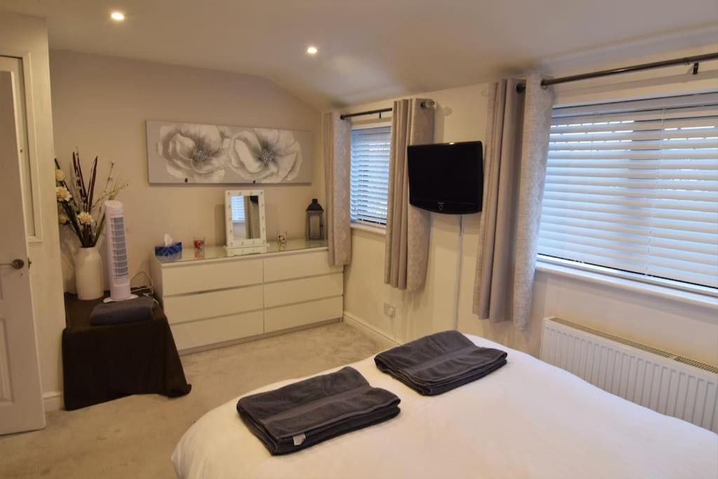 Mikes At Menai - Stylish & Spacious 3 Bed House In Menai Bridge. Екстериор снимка