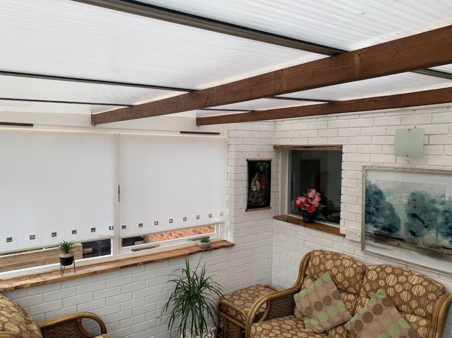 Mikes At Menai - Stylish & Spacious 3 Bed House In Menai Bridge. Екстериор снимка