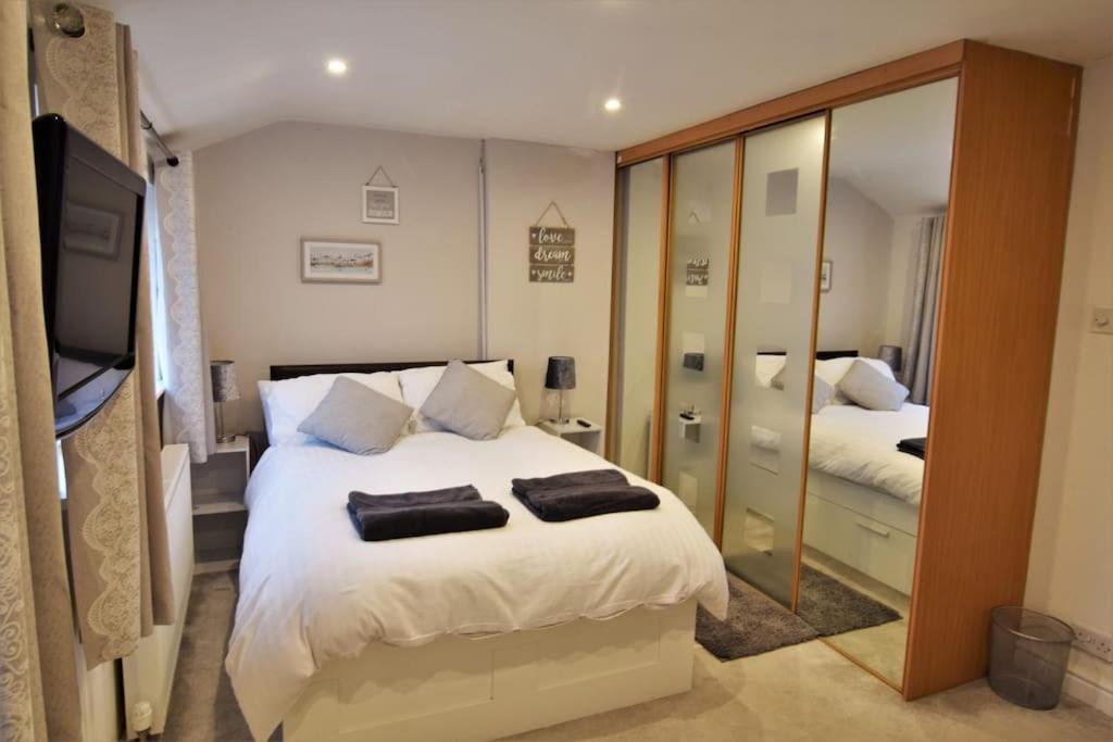 Mikes At Menai - Stylish & Spacious 3 Bed House In Menai Bridge. Екстериор снимка